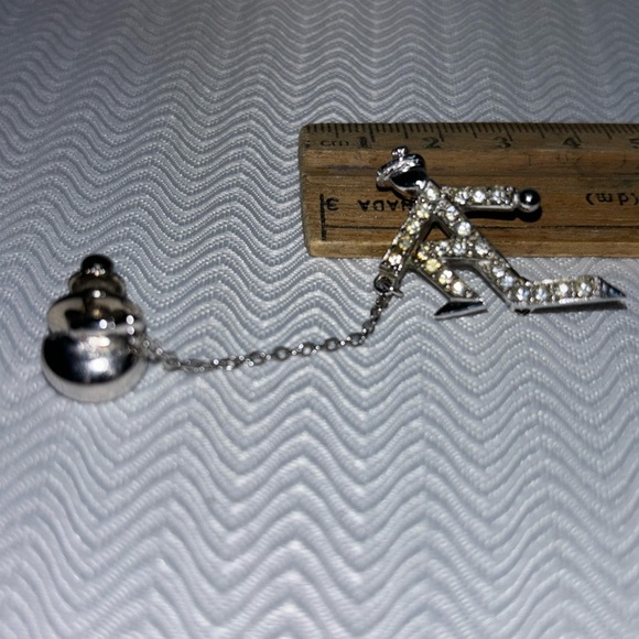 Curling themed 🥌 lapel pin with some bling - Picture 1 of 7